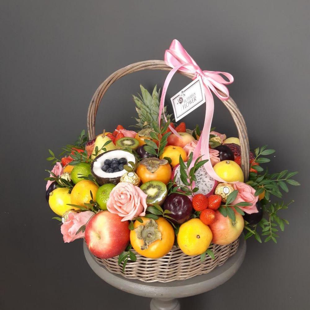 Подарочная корзина с фруктами "Экватор" Подарочная корзина с фруктами "Экватор"